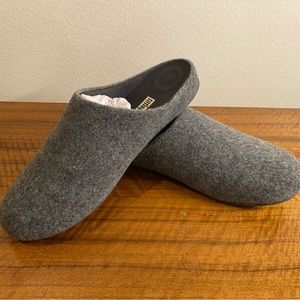 NIB Mens FitFlop Shove Felt Slippers in Grey, size 10